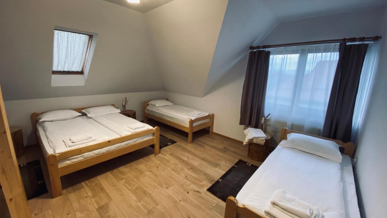 Famives Vendeghaz Bed & Breakfast Racul Екстериор снимка