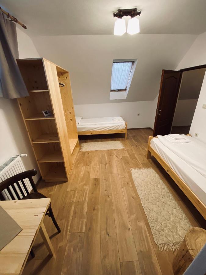 Famives Vendeghaz Bed & Breakfast Racul Екстериор снимка