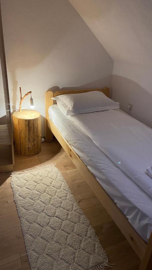 Famives Vendeghaz Bed & Breakfast Racul Екстериор снимка
