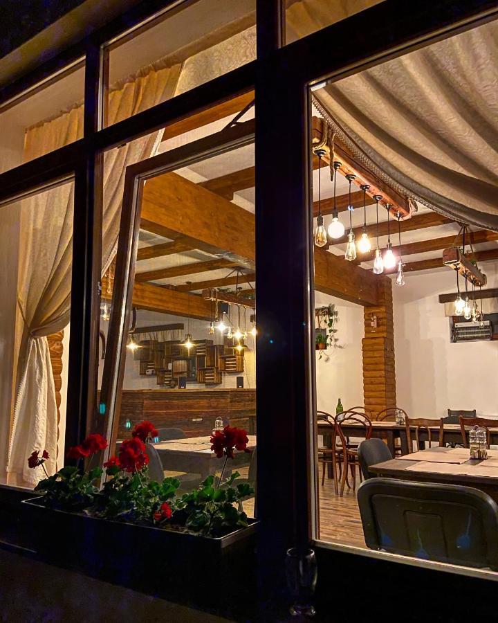 Famives Vendeghaz Bed & Breakfast Racul Екстериор снимка
