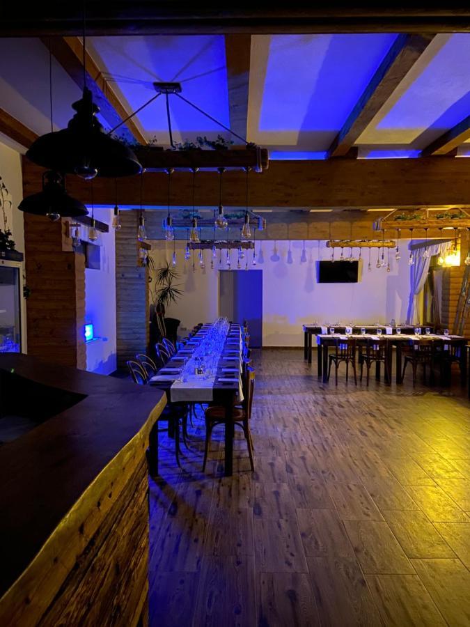 Famives Vendeghaz Bed & Breakfast Racul Екстериор снимка