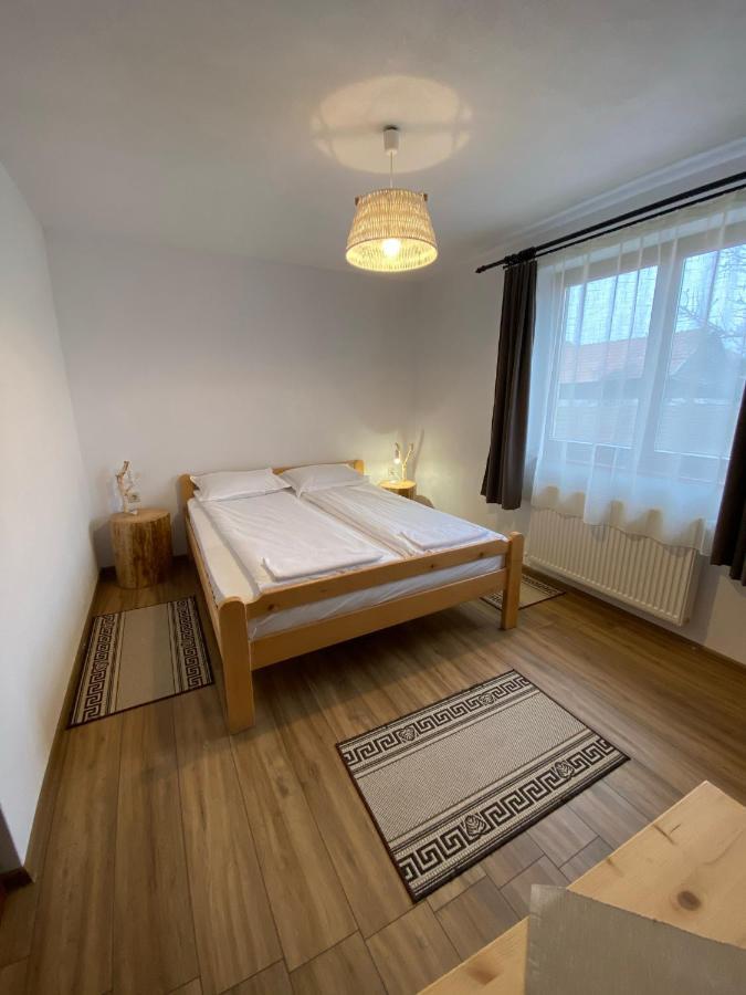Famives Vendeghaz Bed & Breakfast Racul Екстериор снимка