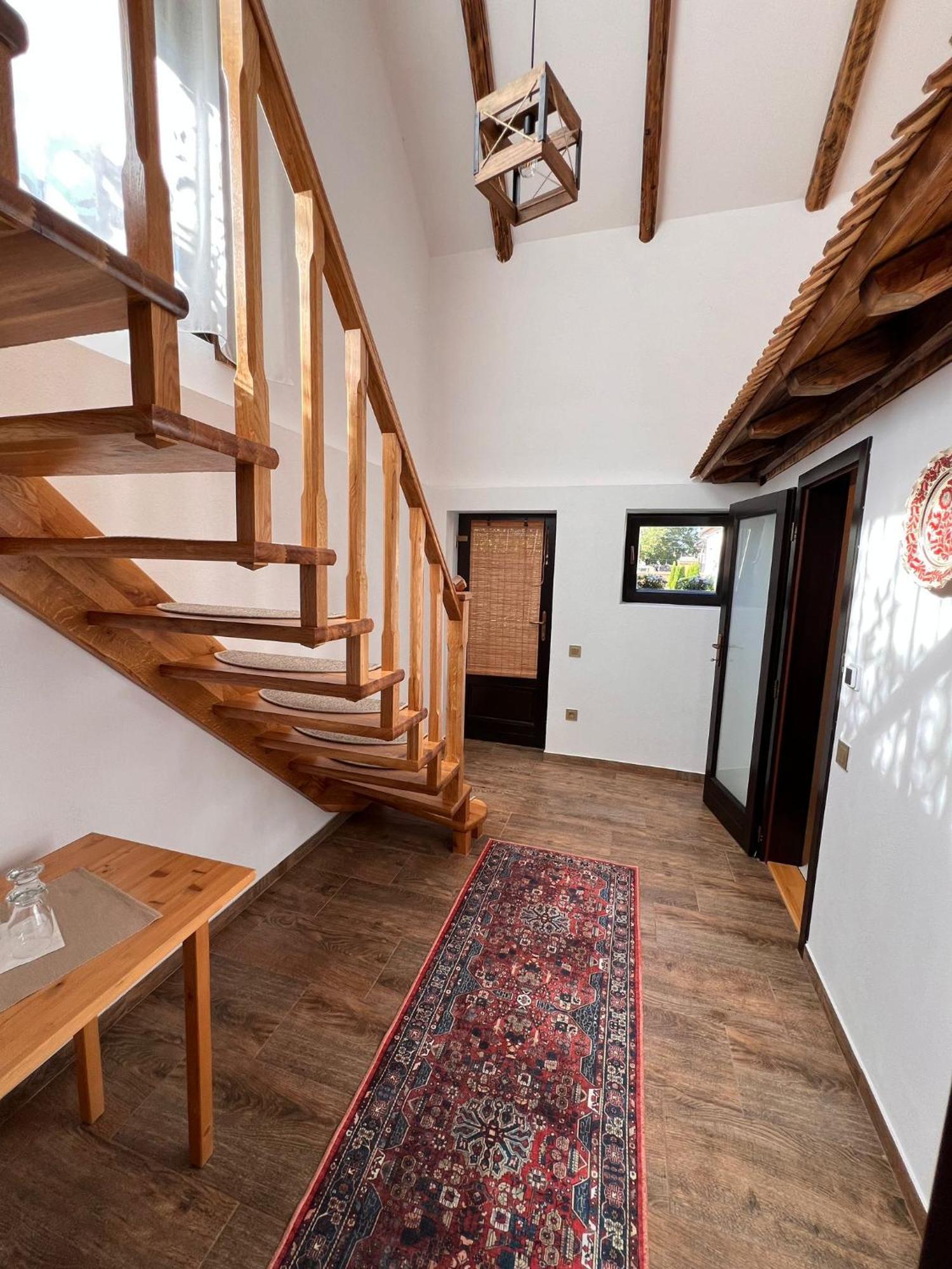 Famives Vendeghaz Bed & Breakfast Racul Екстериор снимка