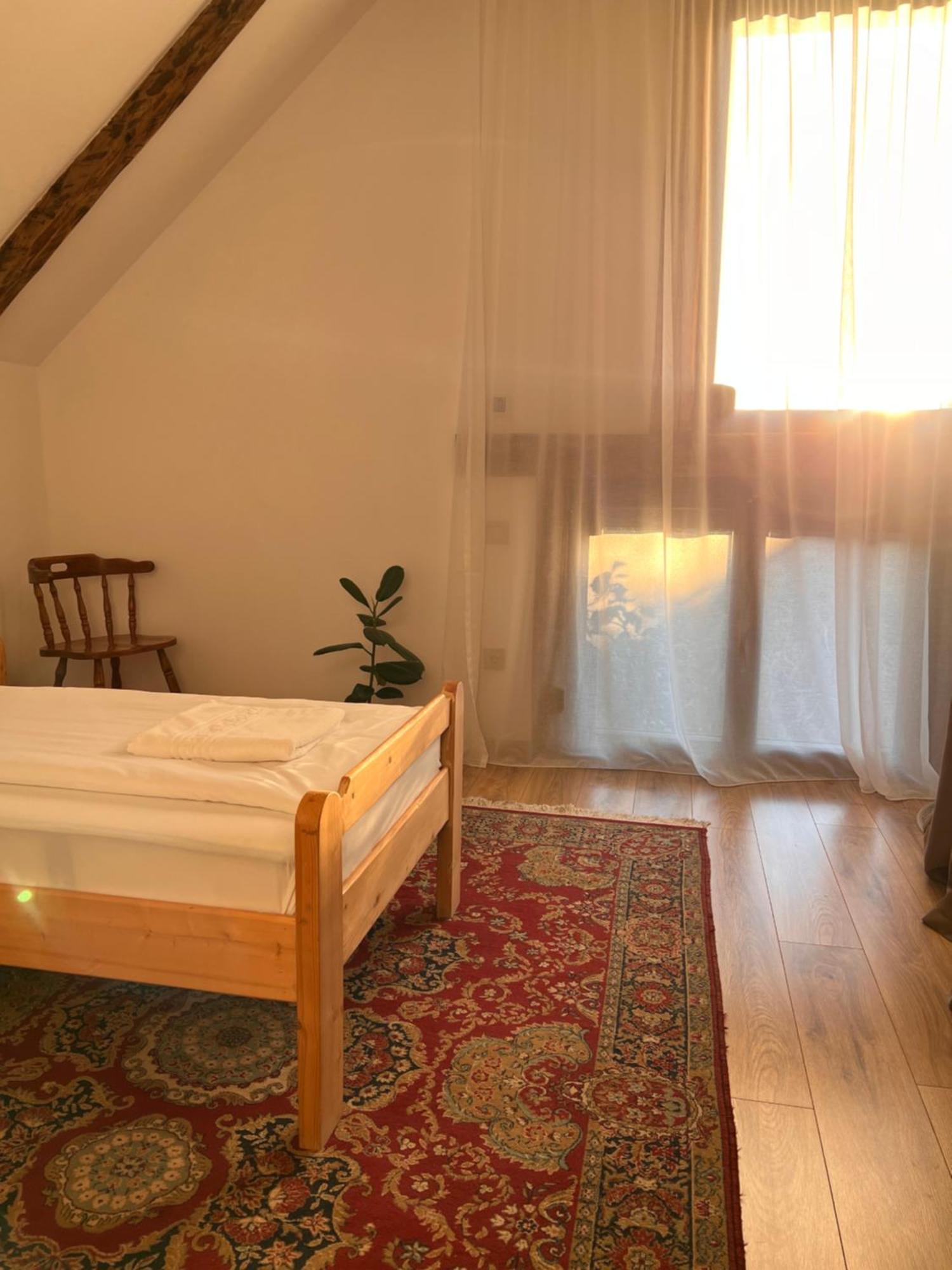 Famives Vendeghaz Bed & Breakfast Racul Екстериор снимка